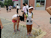 倡導(dǎo)垃圾分類，共建美好家園 青島永旺環(huán)保公益活動