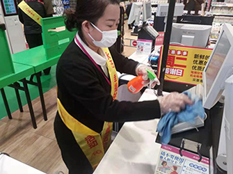 每天定時對店鋪進行嚴(yán)格的消毒管理