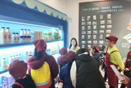 永旺七色花體驗(yàn)營—走進(jìn)新希望牛奶工廠